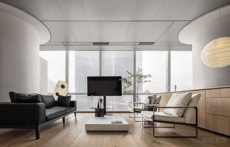 深圳市南山區(qū)天瓏大廈現(xiàn)代簡約原木風(fēng)辦公室裝修設(shè)計方案 前臺服務(wù)臺和接待區(qū) (2)