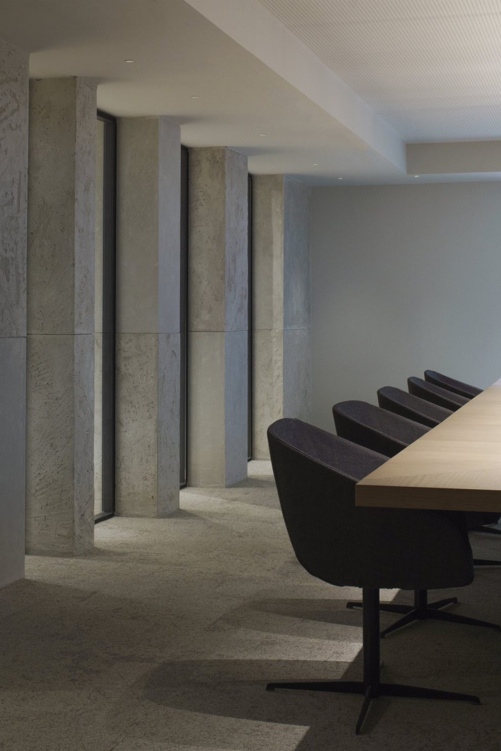 深圳市南山區(qū)中科納能大廈現(xiàn)代極簡(jiǎn)主義辦公室裝修設(shè)計(jì)方案 會(huì)議室局部圖