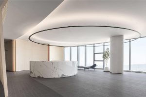 萬(wàn)庭大廈時(shí)尚簡(jiǎn)約風(fēng)辦公室裝修案例 前臺(tái)接待大廳