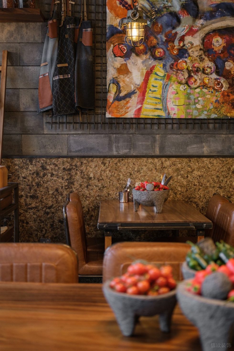 法式復(fù)古餐廳文藝墻布裝修設(shè)計(jì)