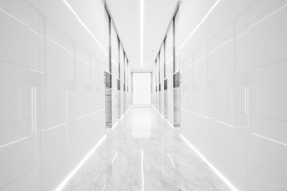 潔白現(xiàn)代風(fēng)辦公室裝修設(shè)計白色電梯間