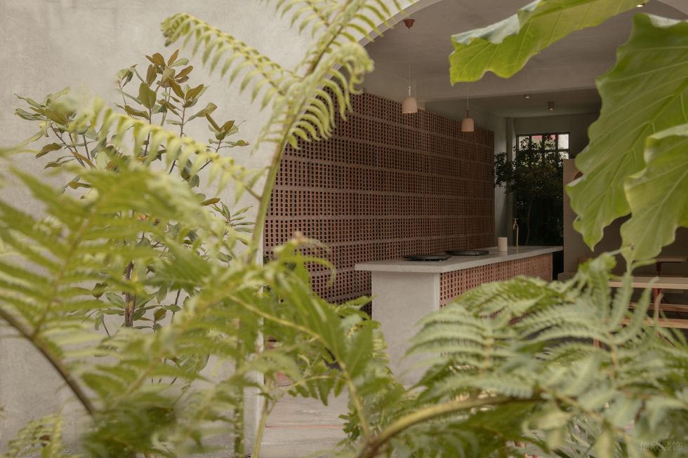 極簡(jiǎn)大地質(zhì)感西餐廳綠植裝飾裝修設(shè)計(jì)