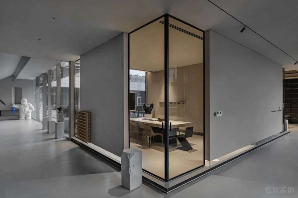 極簡黑白灰風(fēng)格辦公室裝修案例過道灰色墻面 極簡黑白灰風(fēng)格辦公室裝修案例過道灰色墻面