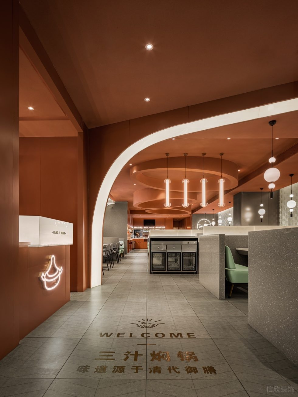 簡約現(xiàn)代風(fēng)餐飲店金屬入口標(biāo)識裝修設(shè)計