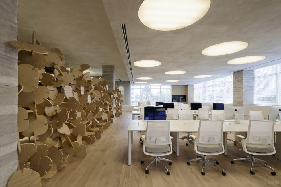 簡約原木風辦公室裝修設(shè)計原木色辦公區(qū) 簡約原木風辦公室裝修設(shè)計原木色辦公區(qū)