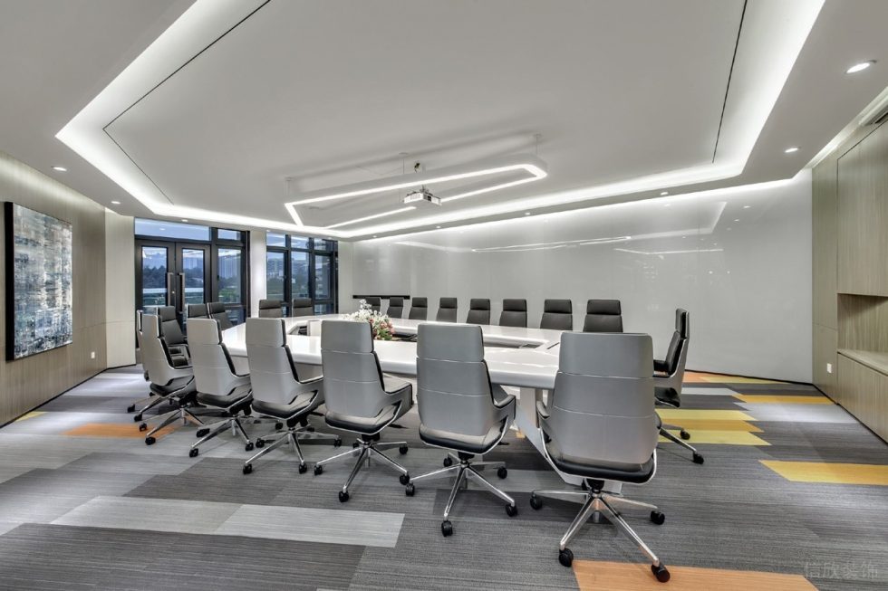 淺色調(diào)科幻現(xiàn)代風辦公室裝修設(shè)計白色會議室效果圖