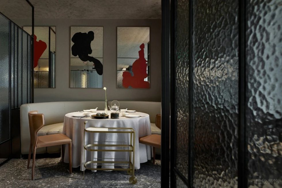 深遠(yuǎn)輕奢金屬感中餐廳散客區(qū)背景墻裝修設(shè)計(jì)