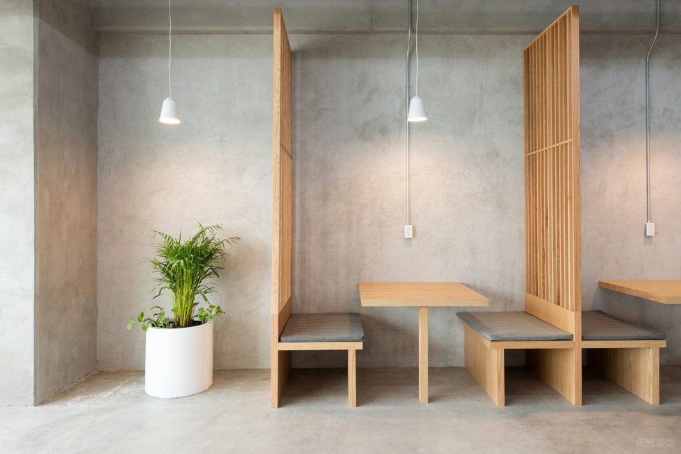 原木工業風辦公室裝修設計原木色卡座休息區 原木工業風辦公室裝修設計原木色卡座休息區