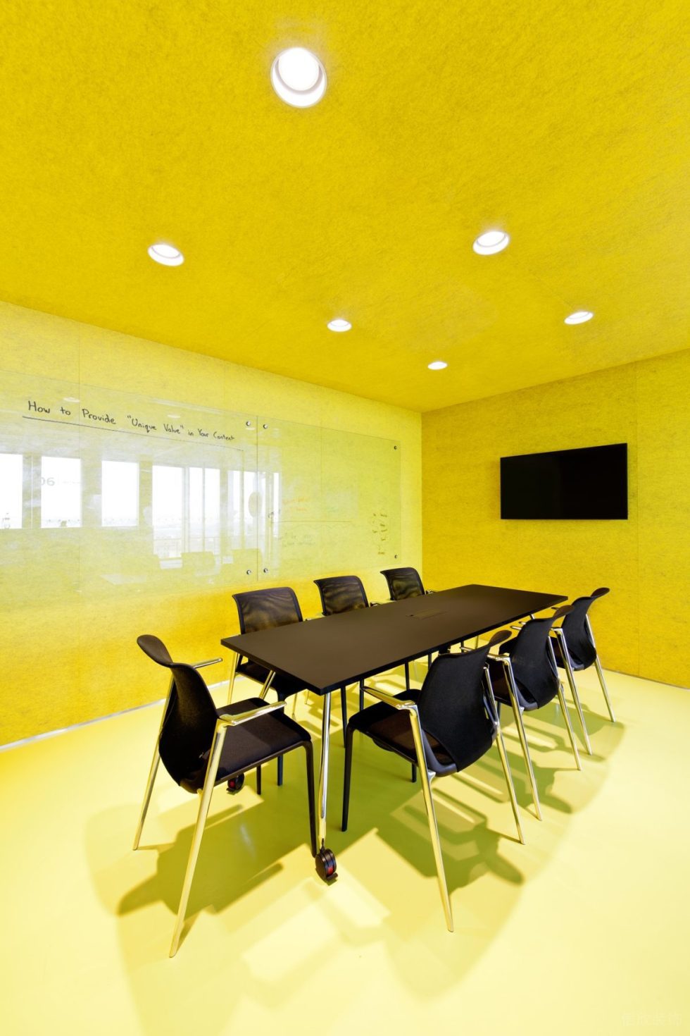 簡約混搭風(fēng)辦公室裝修設(shè)計(jì)黃色小型會(huì)議室 簡約混搭風(fēng)辦公室裝修設(shè)計(jì)黃色小型會(huì)議室