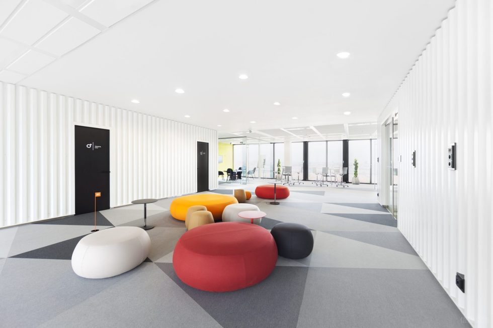 簡約混搭風(fēng)辦公室裝修設(shè)計(jì)灰白色休息廳 簡約混搭風(fēng)辦公室裝修設(shè)計(jì)灰白色休息廳