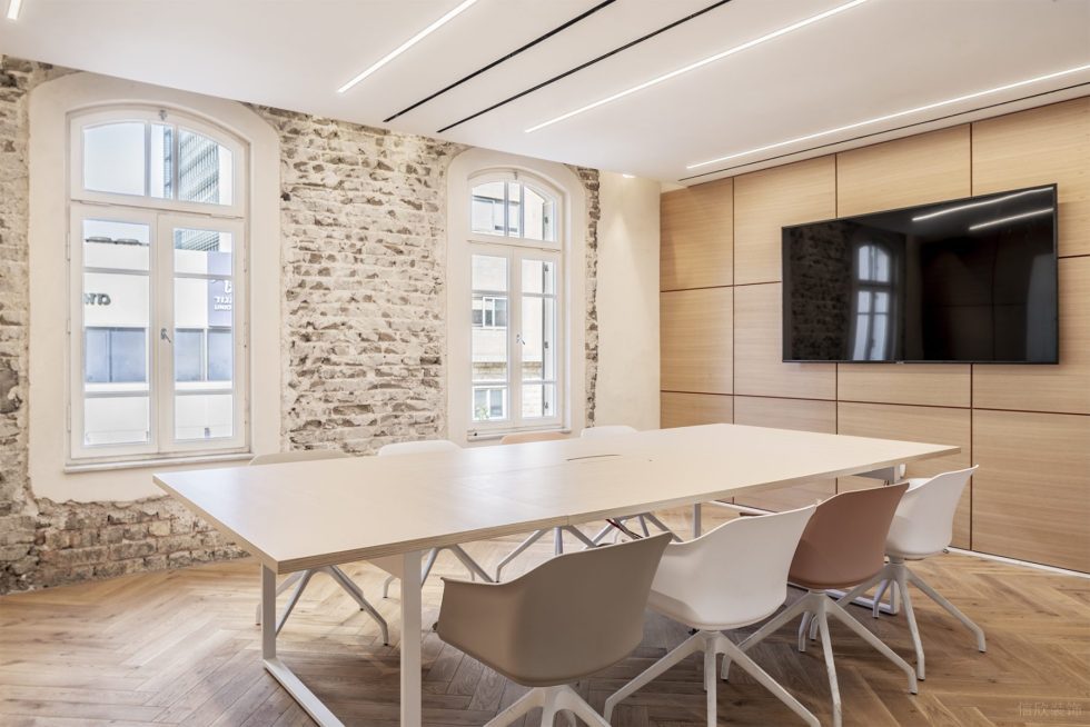 自然簡(jiǎn)約風(fēng)辦公室裝修設(shè)計(jì)白木色會(huì)議室 自然簡(jiǎn)約風(fēng)辦公室裝修設(shè)計(jì)白木色會(huì)議室