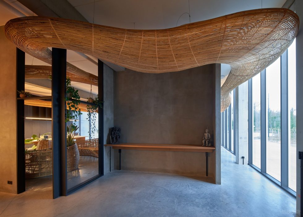 素木色極簡風辦公室裝修設計暖暗色過廊 素木色極簡風辦公室裝修設計暖暗色過廊