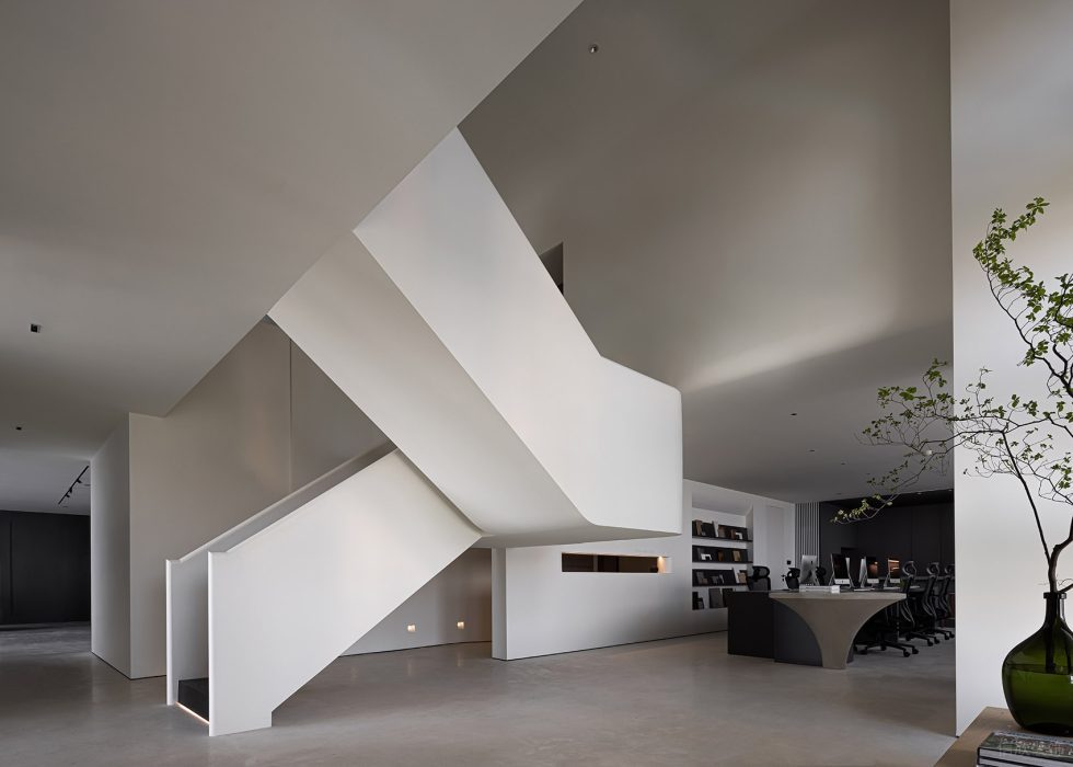 黑白灰抽象極簡風辦公室裝修設計素色辦公區 黑白灰抽象極簡風辦公室裝修設計素色辦公區