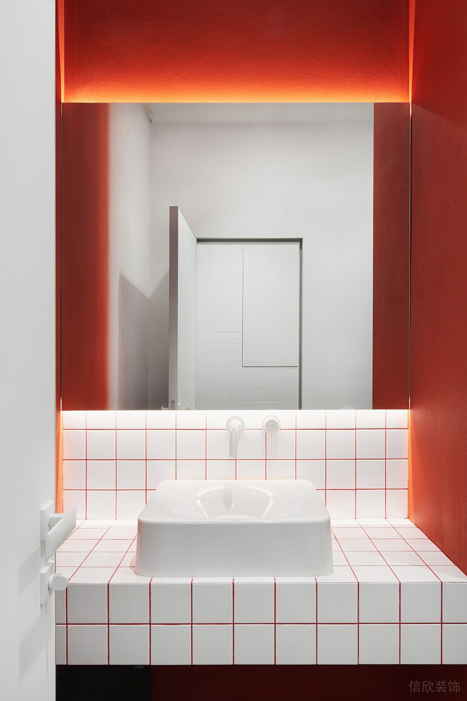黑白灰前衛(wèi)極簡風辦公室裝修設計紅白色洗手臺 黑白灰前衛(wèi)極簡風辦公室裝修設計紅白色洗手臺