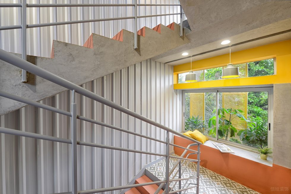 鮮色調(diào)簡(jiǎn)約風(fēng)辦公室裝修設(shè)計(jì)灰黃色樓梯間