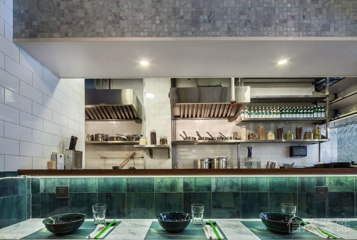 深圳龍崗坂田綠色面佬到面館開放式廚房備餐區(qū)裝修設(shè)計(jì)