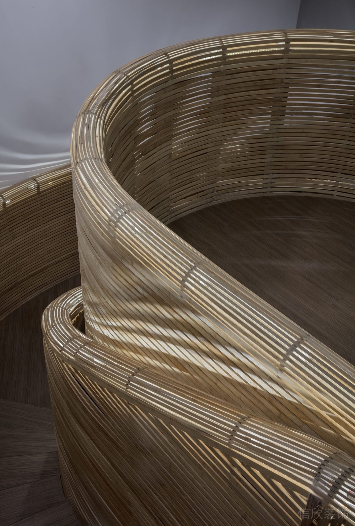 編制竹制環(huán)繞式階梯過道環(huán)保舒適效果圖