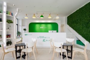 羅湖區(qū)田貝愛未英語(yǔ)培訓(xùn)機(jī)構(gòu)白色前臺(tái)裝修