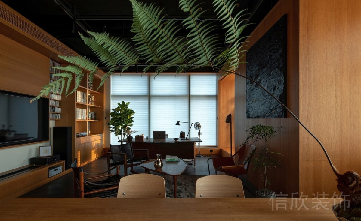 原木墻面設(shè)計(jì)搭配大理石藝術(shù)畫(huà)