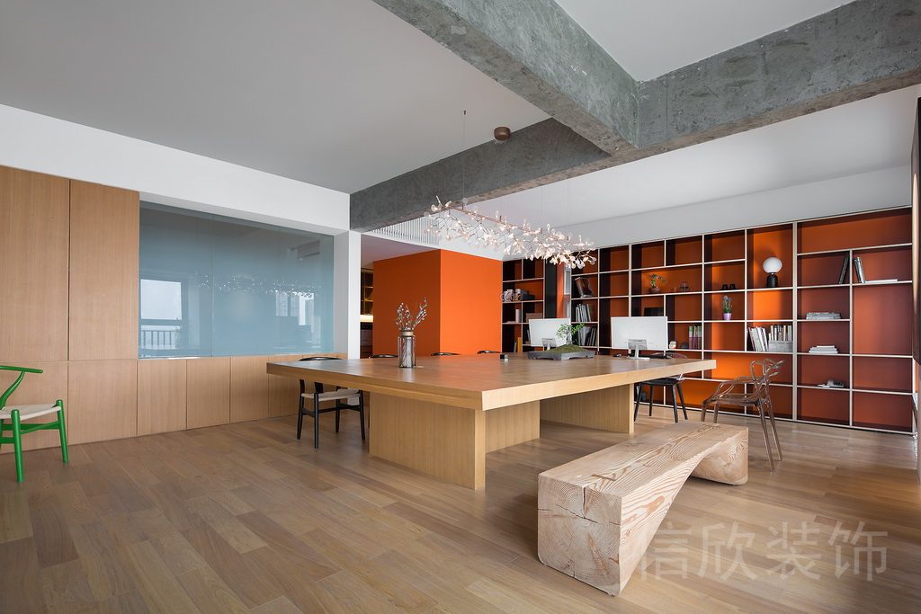 活力橙原木風(fēng)會(huì)議室討論區(qū)域辦公室裝修設(shè)計(jì)