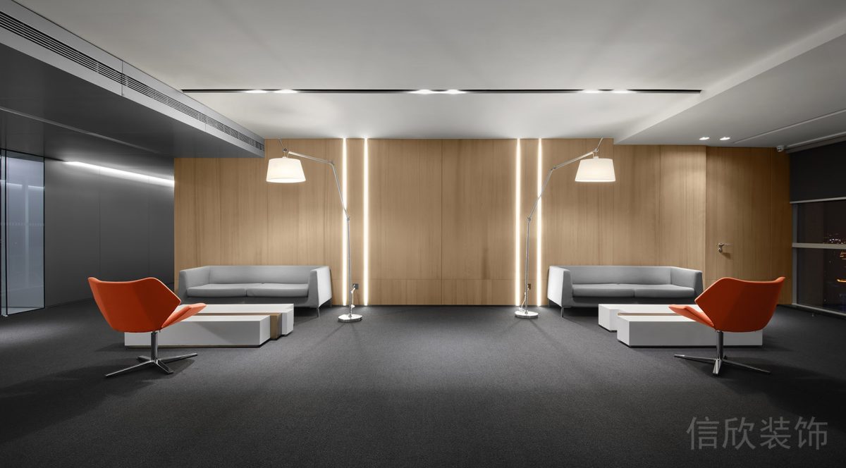 對(duì)稱(chēng)式設(shè)計(jì)辦公室裝修原木風(fēng)會(huì)客室洽談區(qū)商務(wù)設(shè)計(jì)