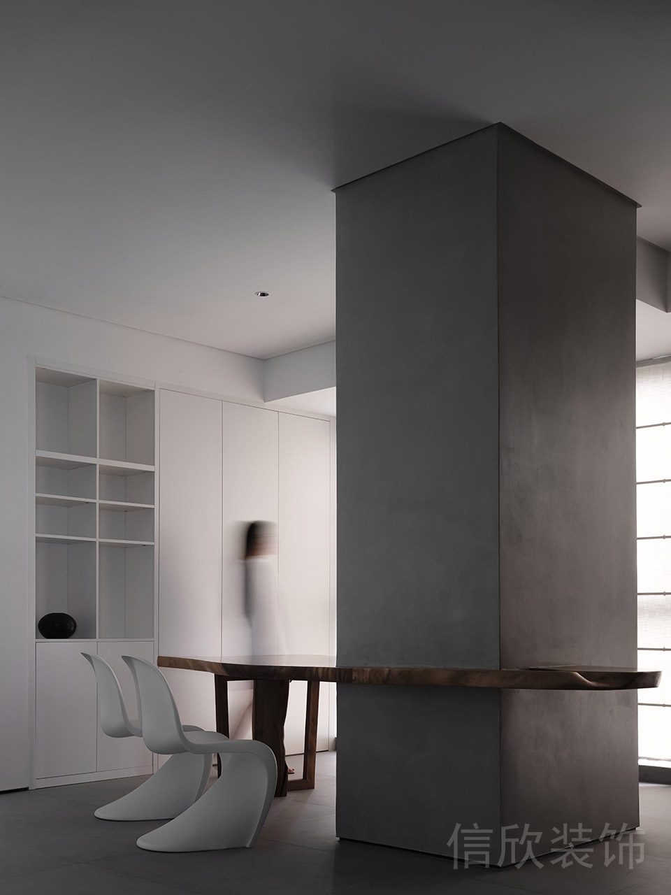 工業(yè)風(fēng)灰色水泥支撐柱原木桌板效果圖