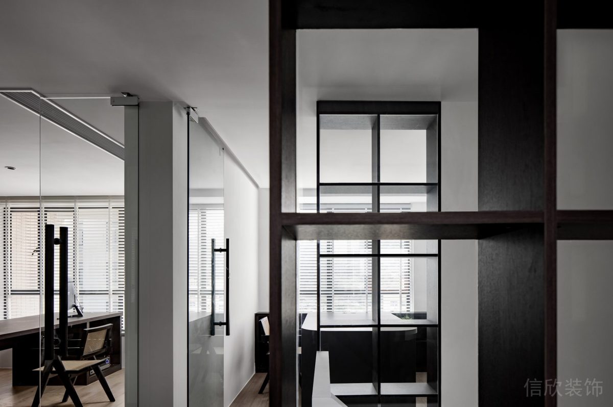 黑白極簡風(fēng)辦公空間隔斷設(shè)計(jì)