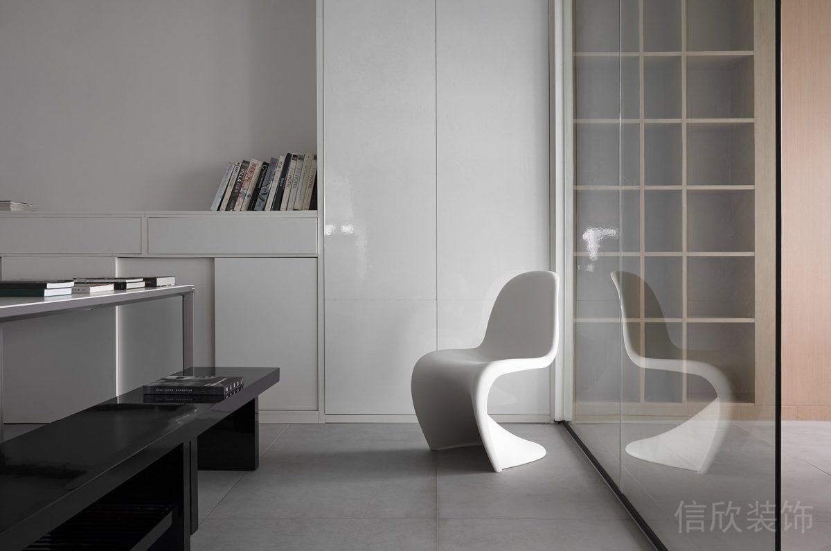 弧形創(chuàng)意椅黑白色調(diào)簡約會(huì)議室辦公室裝修圖