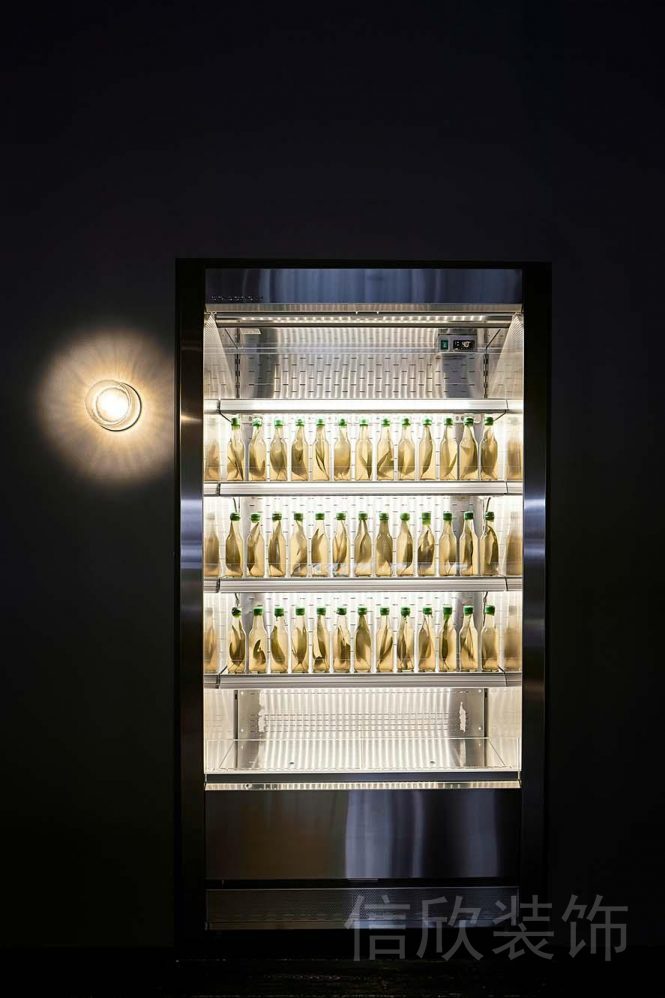 健身房設(shè)計金屬售賣機休息區(qū)簡約設(shè)計