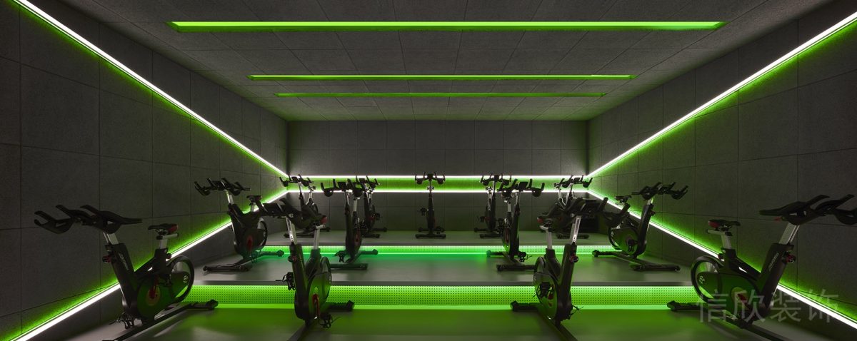綠色燈飾設(shè)計動感單車健身房階梯式裝修