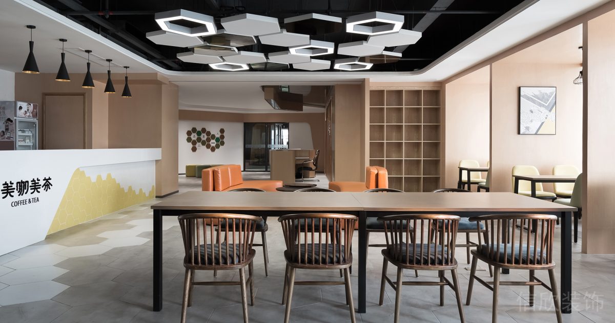 奶茶水吧臺區(qū)域辦公室裝修木質墻柜休息區(qū)