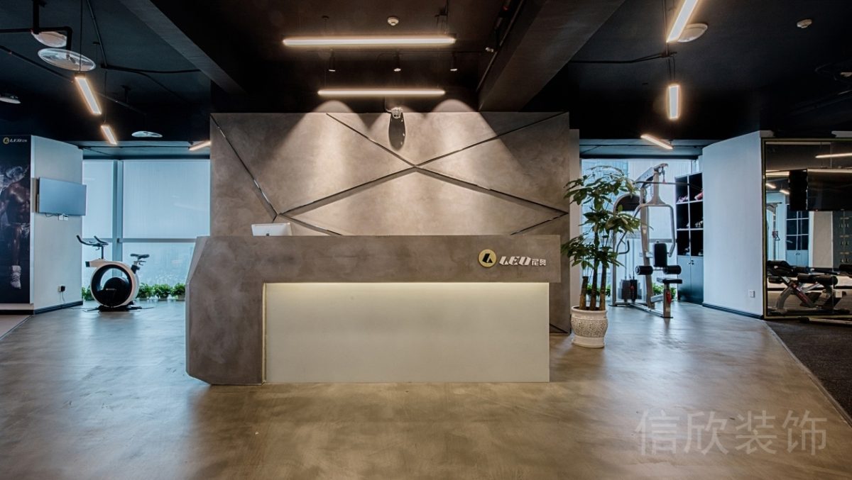 全開放式l型大理石搭配玻璃面板健身房前臺(tái)裝修