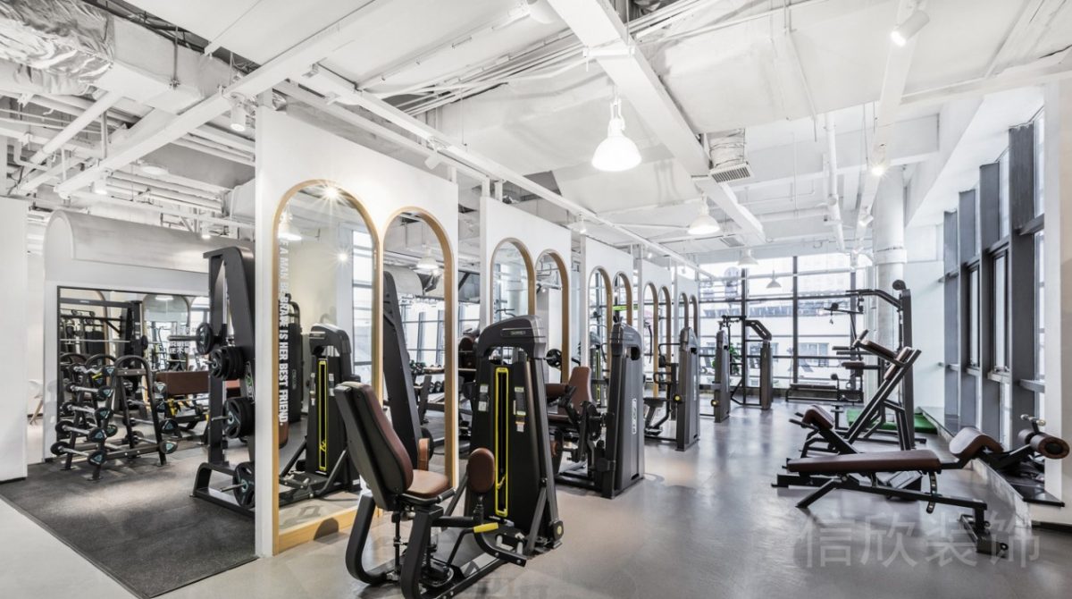 現代工業風天花板裝修設計健身區