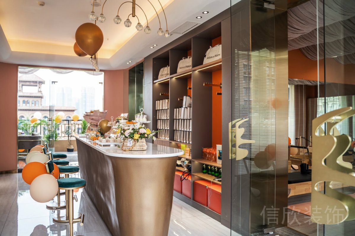 休息區(qū)橙色金屬茶水間瑜伽機(jī)構(gòu)設(shè)計(jì)