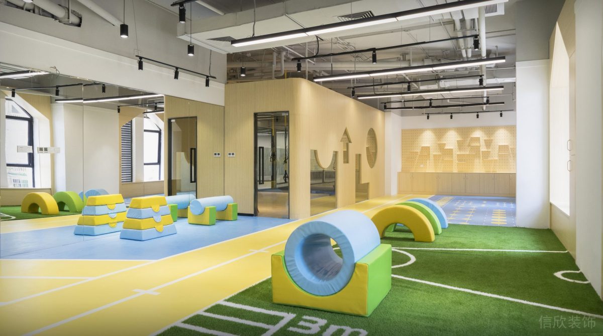 瑜伽培訓(xùn)機構(gòu)原木雕刻門面裝修