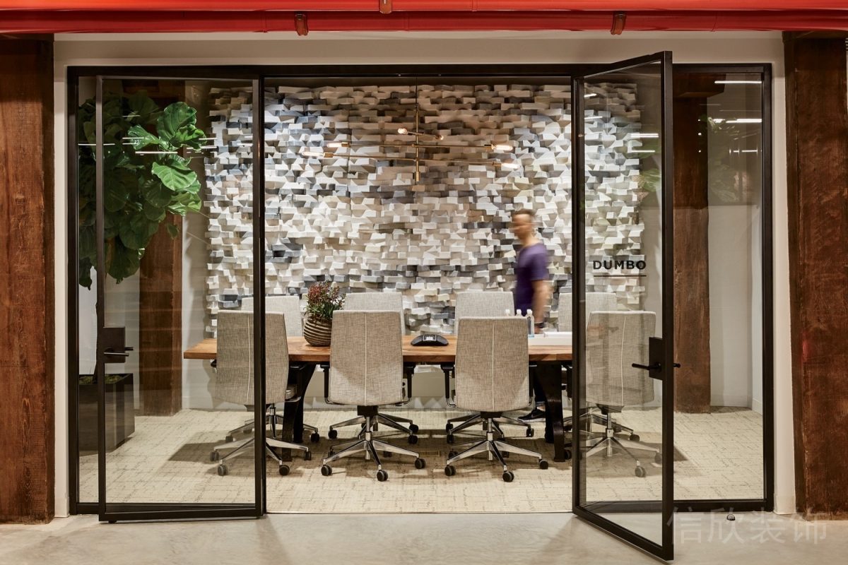 辦公室裝修設(shè)計玻璃隔斷實(shí)木地板會議室裝修現(xiàn)代簡約風(fēng)