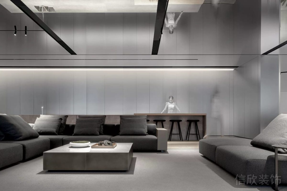 不規(guī)則矩形拼接鏡面玻璃天花板裝修內(nèi)嵌式黑色冷色調(diào)射燈裝修辦公室休息區(qū)