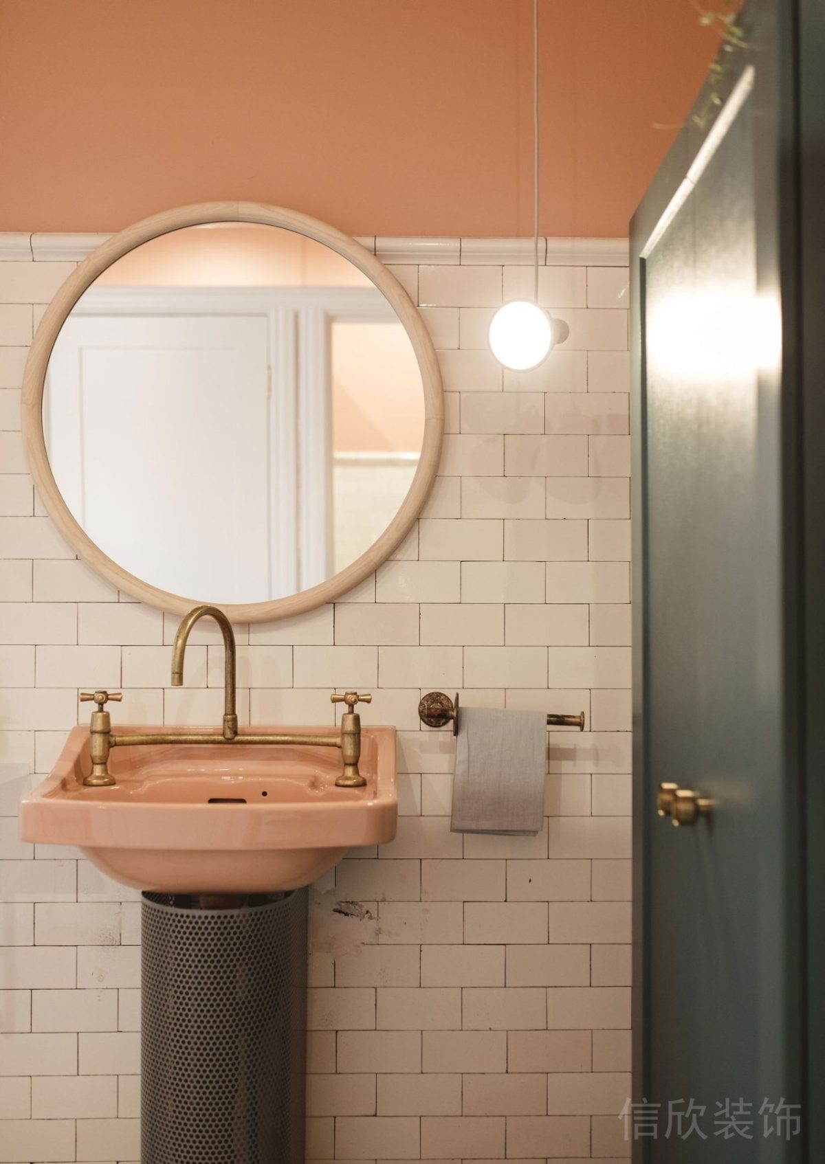 橙綠撞色洗手池瓷磚裝修衛(wèi)生間裝修辦公室設計效果