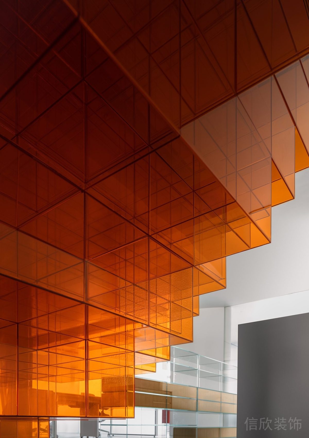 疊加式橙色矩形半透明方塊藝術(shù)品設(shè)計辦公室大廳裝修