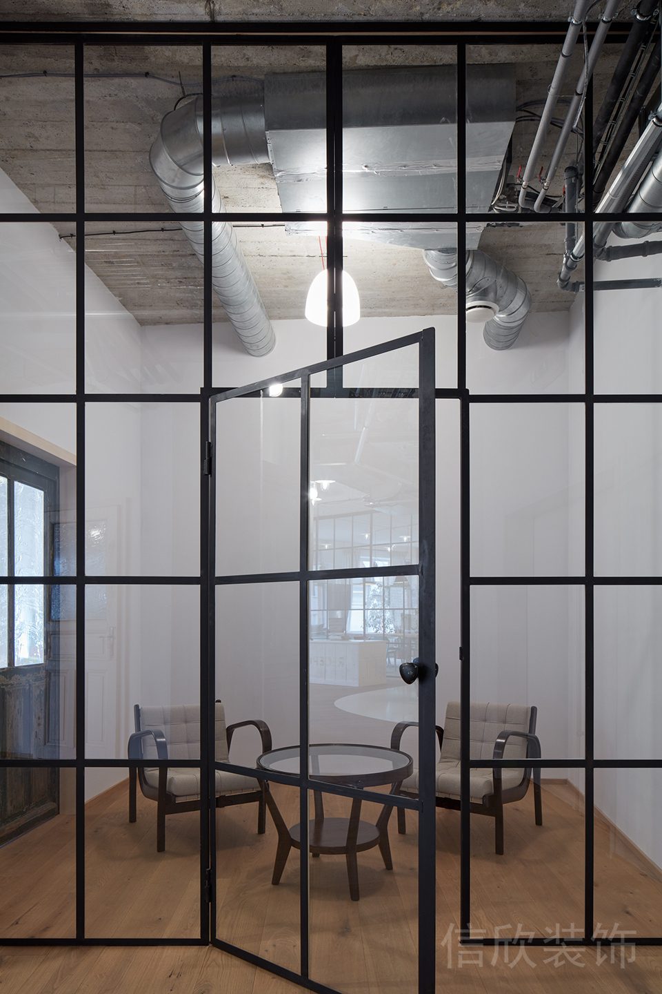 工業(yè)風水泥天花板裝修原木風地板裝修辦公室休息區(qū)設計