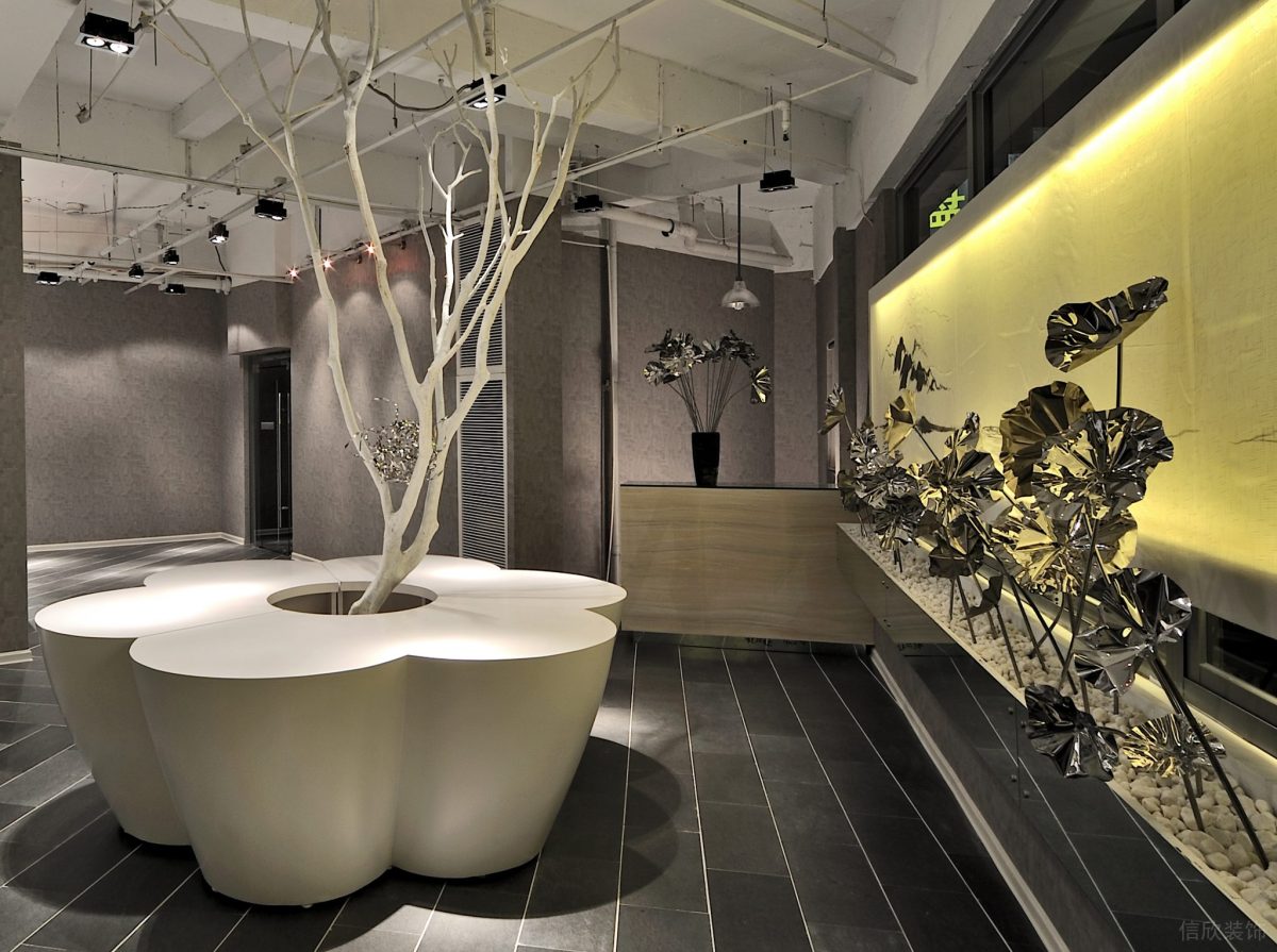 工業(yè)風(fēng)裝修效果圖木質(zhì)前臺區(qū)接待工作區(qū)域裝修設(shè)計