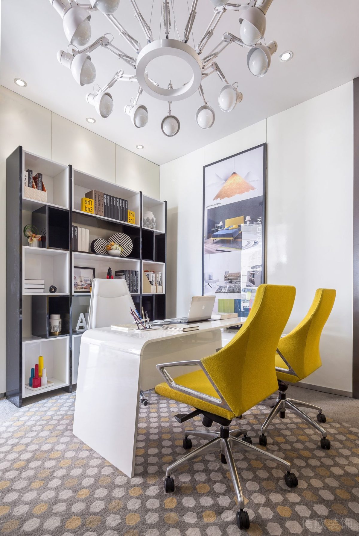 黃色皮革沙發(fā)辦公室裝修效果圖簡(jiǎn)約風(fēng)墻柜定制設(shè)計(jì)