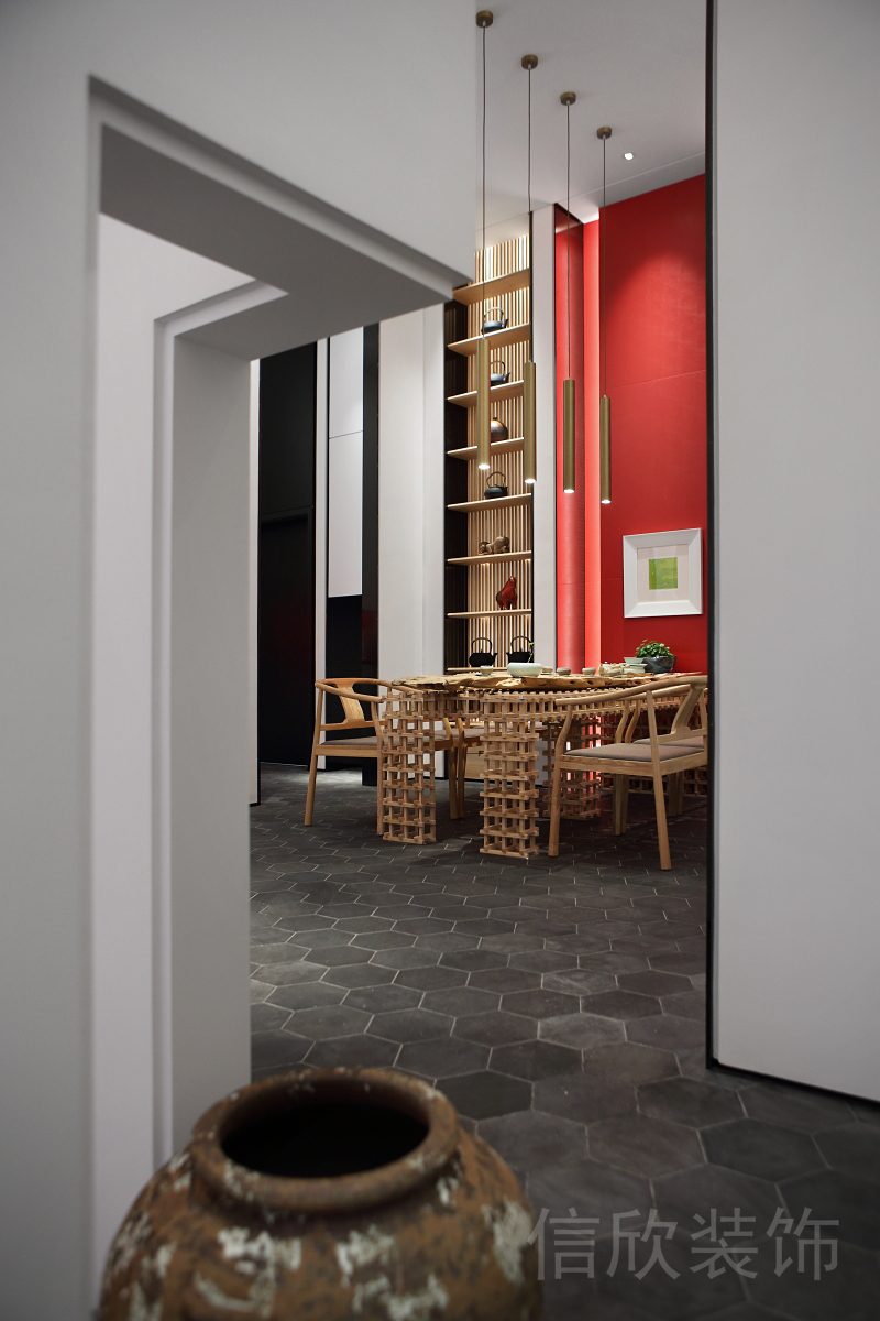 紅色墻體環(huán)保涂料設(shè)計(jì)天花吊頂木質(zhì)竹編家具蜂窩式多邊形地板辦公室