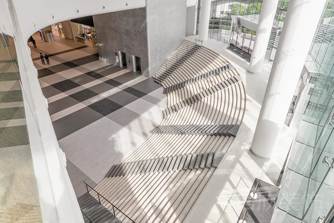 天花灰色創(chuàng)意線條設計辦公室裝修