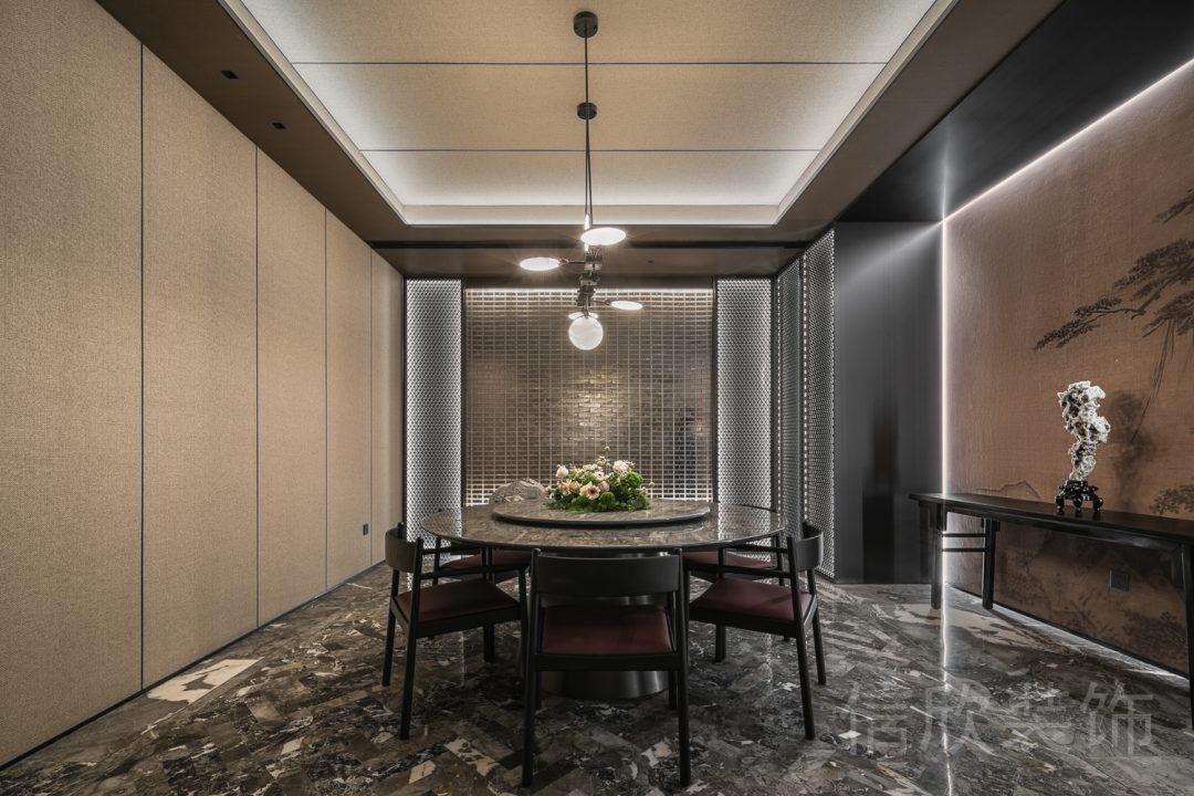 員工糾纏區域裝修設計圓桌裝修木質燈飾效果壁畫