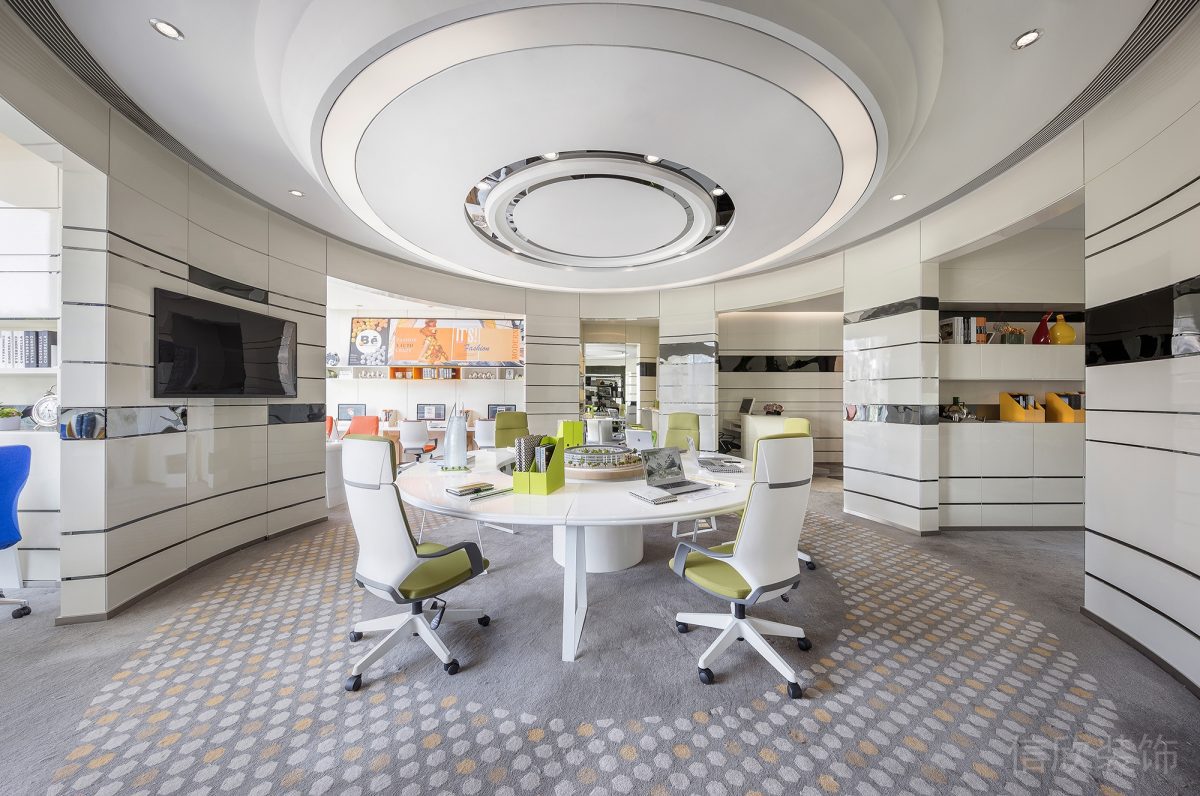 圓形白色設(shè)計(jì)工作桌辦公室裝修設(shè)計(jì)綠色簡(jiǎn)約風(fēng)裝修圖