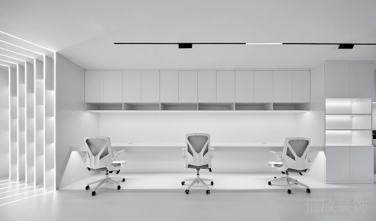 白色工位設(shè)計(jì)半墻設(shè)計(jì)儲物柜效果地板效果圖辦公室