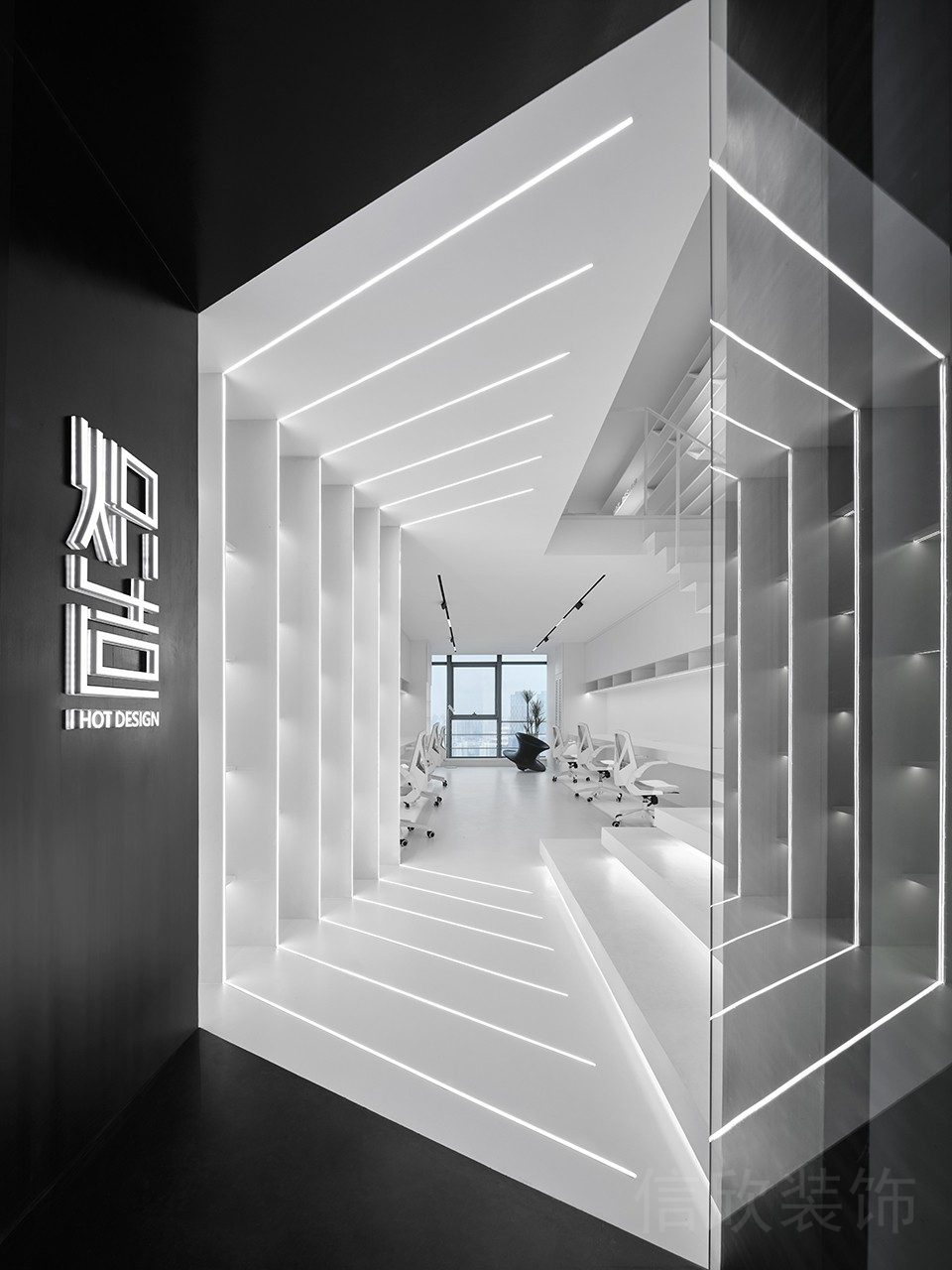 黑色金屬設(shè)計(jì)燈飾效果儲物柜裝修瓷磚地板黑白色調(diào)辦公室