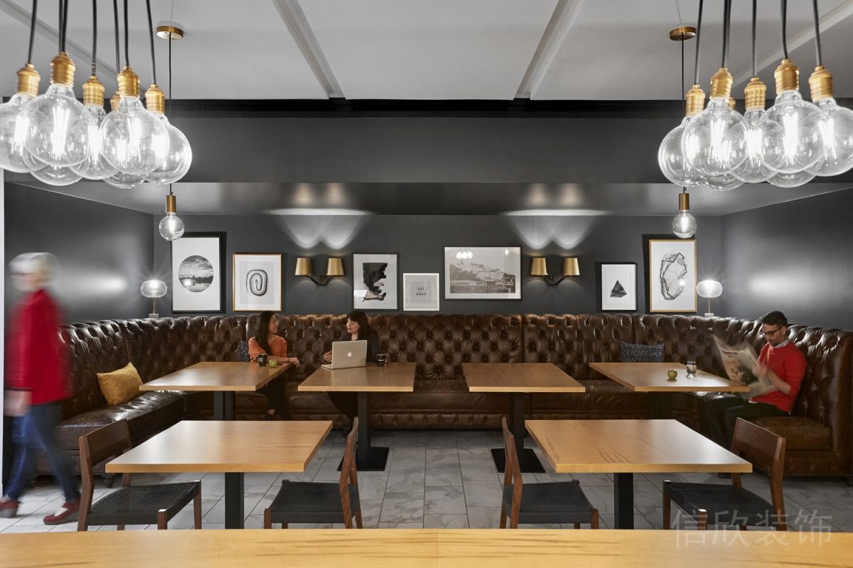 環(huán)形褐色皮革沙發(fā)設(shè)計原木桌板裝修辦公室就餐區(qū)效果圖