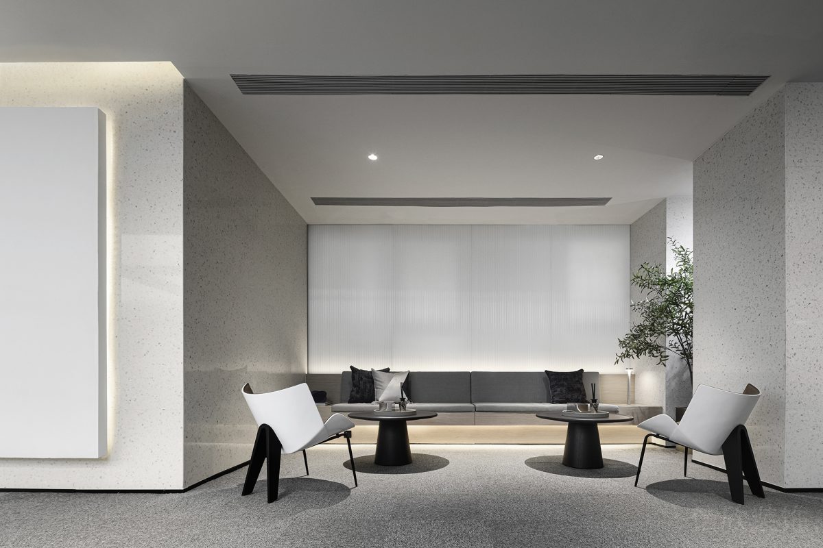 金屬簡(jiǎn)約風(fēng)洽談室辦公室裝修設(shè)計(jì)水磨石瓷磚墻體效果圖